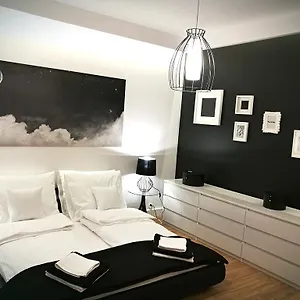 Black&white Apartment- Wierzbowa 5 Apartment